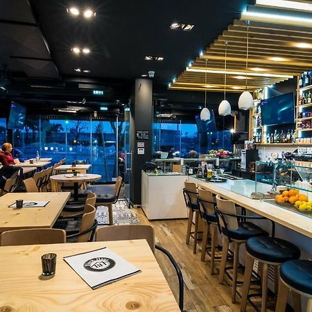Blackhaus Young Mini 塞萨洛尼基 外观 照片
